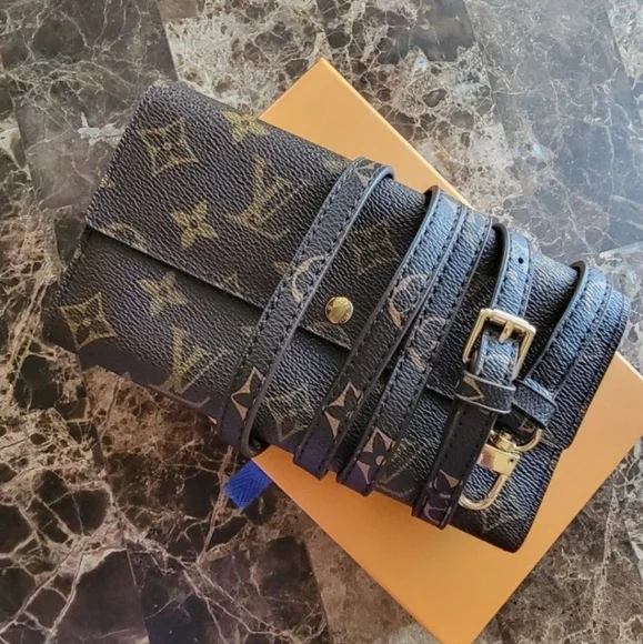 ❤Faux leather adjustable strap ❤ - Picture 7 of 11